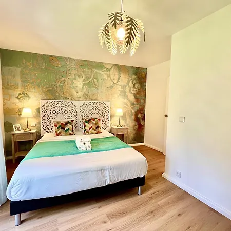 Stylish 1 With Pool By Homing Apartment *